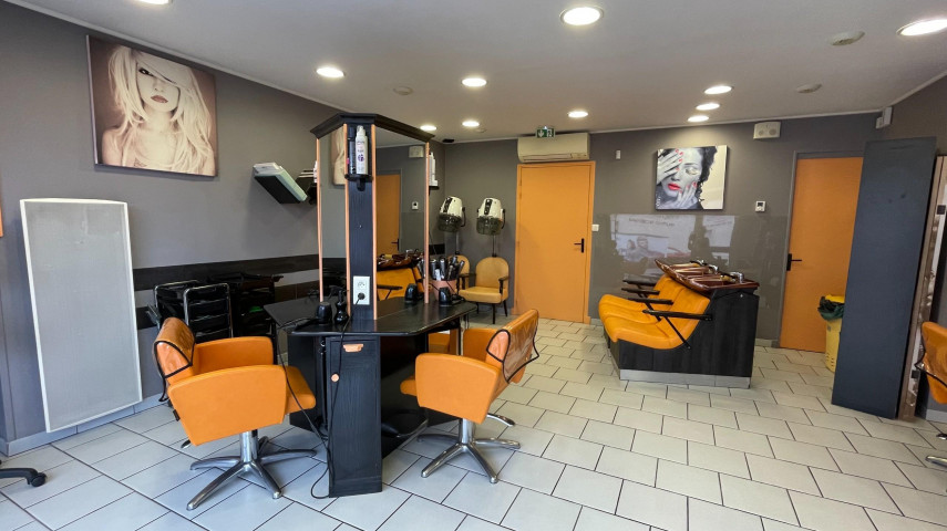 Fonds de commerce de salon de coiffure mixte à reprendre - Saône-et-Loire